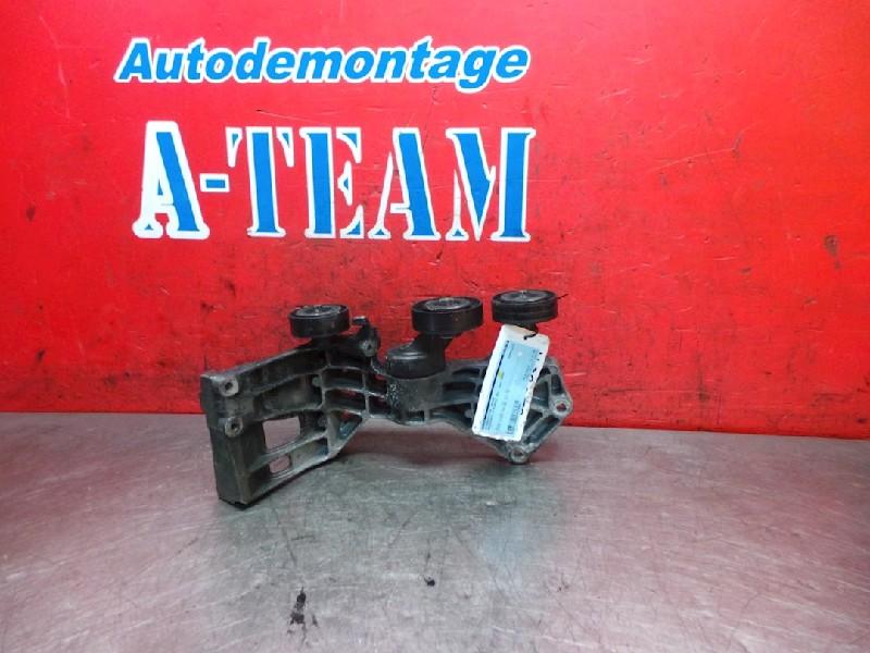 ALTERNATEUR SUPPORT INFERIEUR A (W169) (A2662000670), Utilisé, Mercedes-Benz