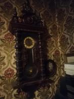 Antieke hangklok, Enlèvement