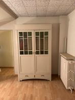 Hippe kast met geslepen/gebombeerd glas, Ophalen, Zo goed als nieuw, 50 tot 75 cm, Met deur(en)