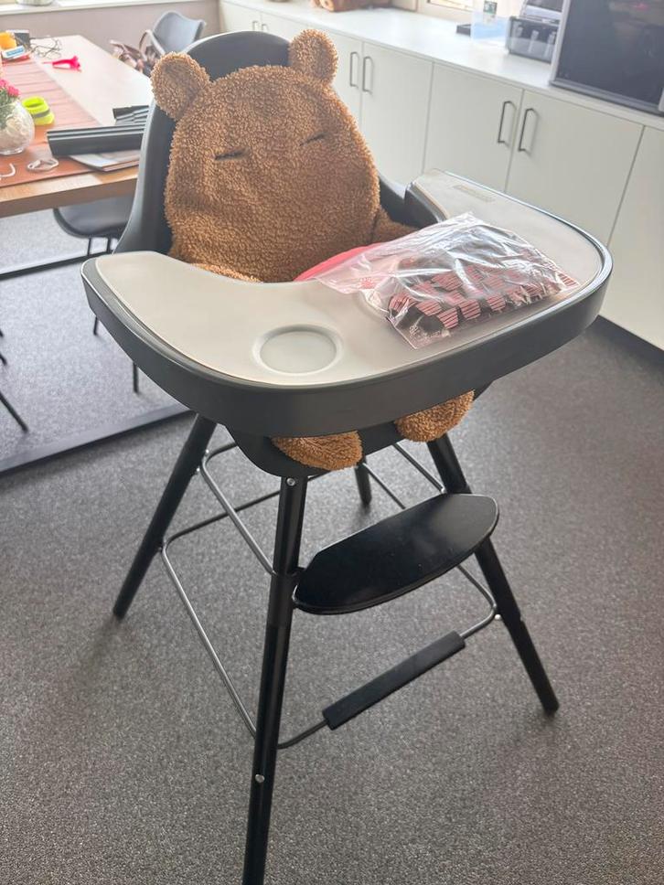 Childhome evolu 2 full black, Kinderen en Baby's, Kinderstoelen, Zo goed als nieuw, Aanschuifbaar, Afneembaar eetblad, Gordel(s)