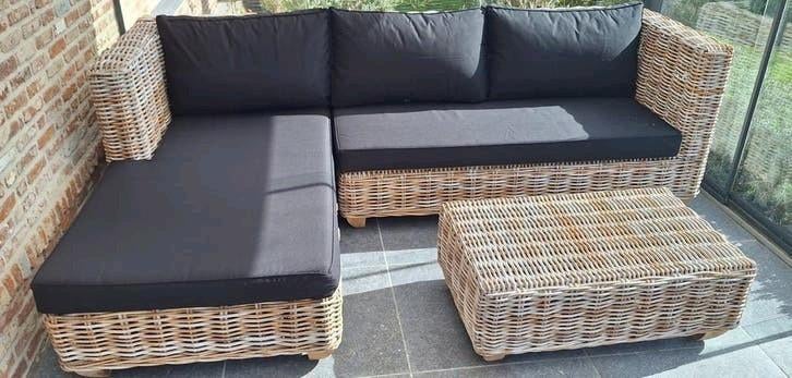 Splinternieuwe kwaliteits rotan lounge + tafel., Enlèvement, Bois dur, Sets de jardin