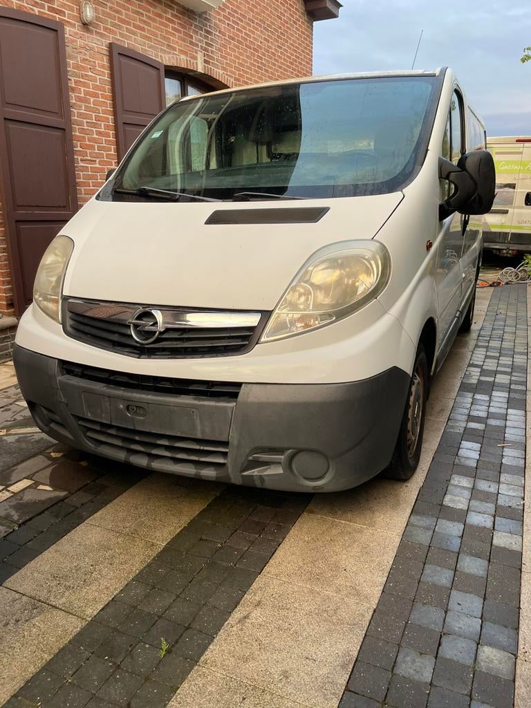 Opel vivaro 2007 2.0 euro 4  189.000 km, Auto's, Bestelwagens en Lichte vracht, Opel, Particulier, Euro 4, Te koop