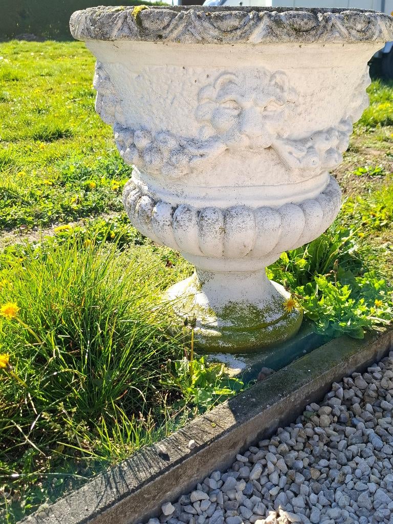 3 identieke bloempotten met leeuwenkop, Antiquités & Art, Antiquités | Céramique & Poterie, Enlèvement