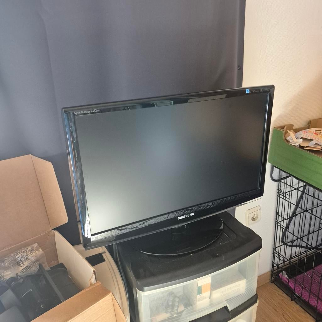 TV samsung 58cm of 22'' + beugel Hama FULLMOTION, Audio, Tv en Foto, Televisies, Ophalen