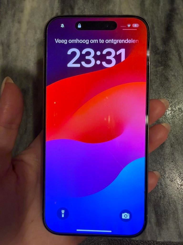 Iphone 15 Pro 256 Go - bon état, Télécoms, Téléphonie mobile | Apple iPhone, Enlèvement, Comme neuf, 256 GB, IPhone 15