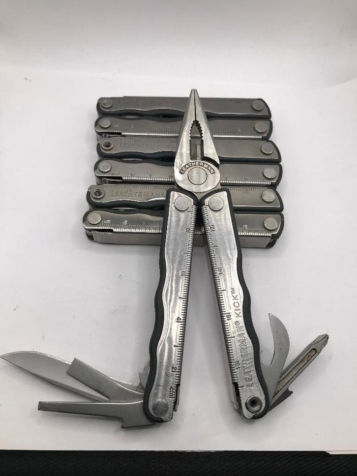 Outil multifonction LEATHERMAN KICK Silver 12 en un, Caravanes & Camping, Outils de camping, Utilisé, Enlèvement ou Envoi