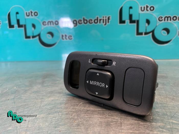 Spiegel Schakelaar van een Toyota Corolla (Corolla 96-), Auto-onderdelen, Dashboard en Schakelaars, Toyota, Gebruikt, 3 maanden garantie