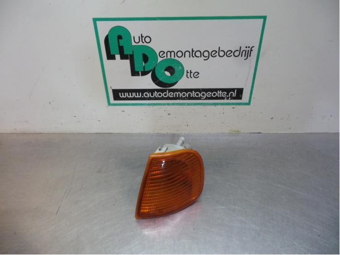 Feu clignotant gauche d'un Volkswagen Caddy (Caddy 95-), Autos : Pièces & Accessoires, Éclairage, Volkswagen, Utilisé, Enlèvement ou Envoi