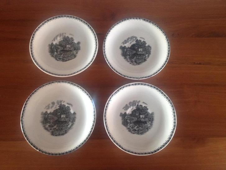 oude onderbordjes Boch Zwart Landschap 4 stuks, Antiquités & Art, Antiquités | Services (vaisselle) pièces, Enlèvement ou Envoi