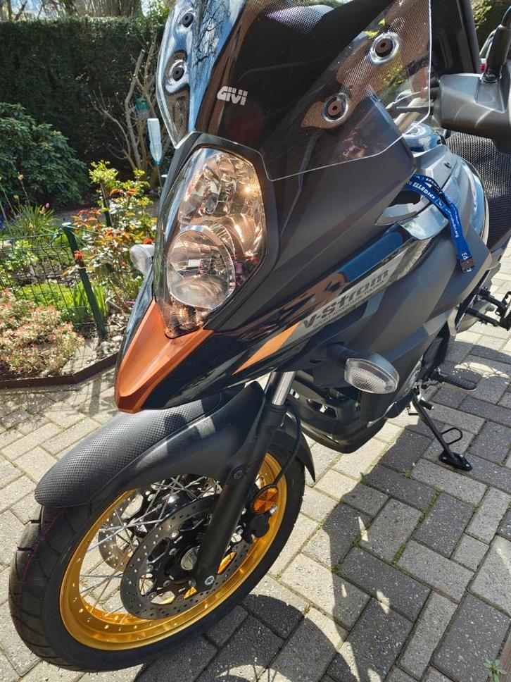 Motos, Motos, Motos | Suzuki, Particulier, Autre, plus de 35 kW, 2 cylindres, Permis Moto A1 minimum, ABS, Amortisseurs réglables électroniquement