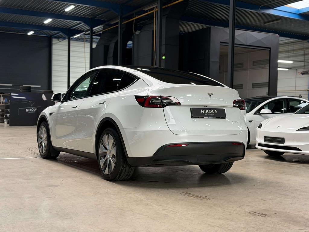 Tesla Model Y LONG RANGE - ALL WHEEL DRIVE - AUTOPILOT - TOW, Zwart, Wit, 5 zetels, SUV of Terreinwagen
