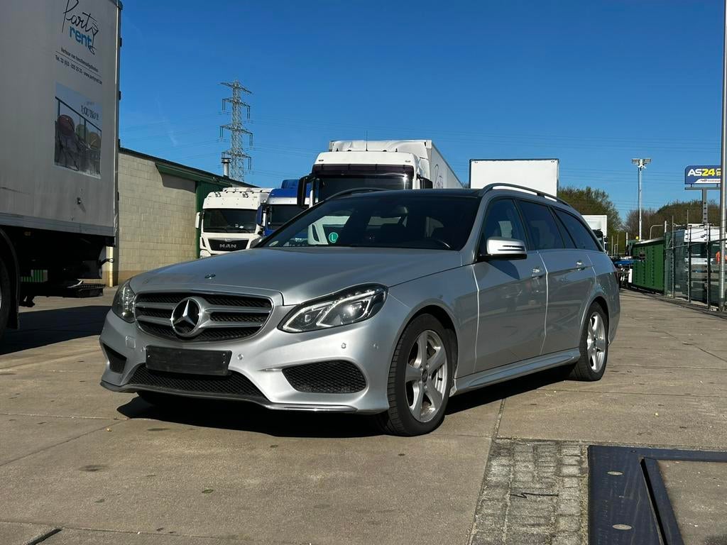 Pack AMG hybride Mercedes E300, 1er propriétaire !, Cuir, Achat, Alarme, Entretenue par le concessionnaire