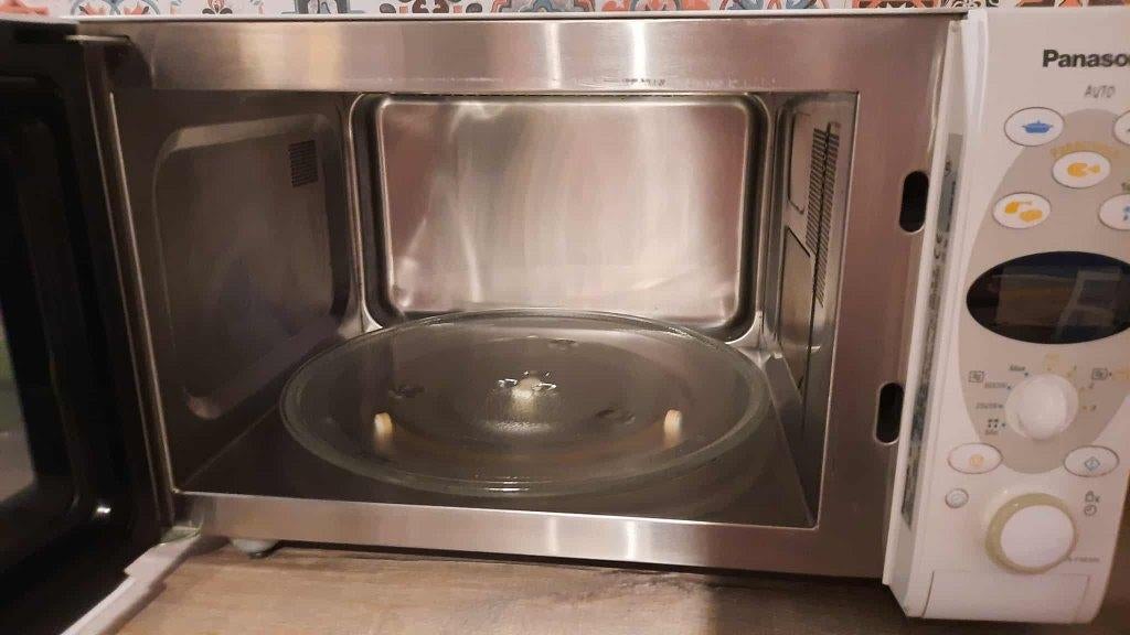 Micro-ondes Panasonic 23l, Electroménager, Enlèvement, Utilisé, 45 à 60 cm, Four