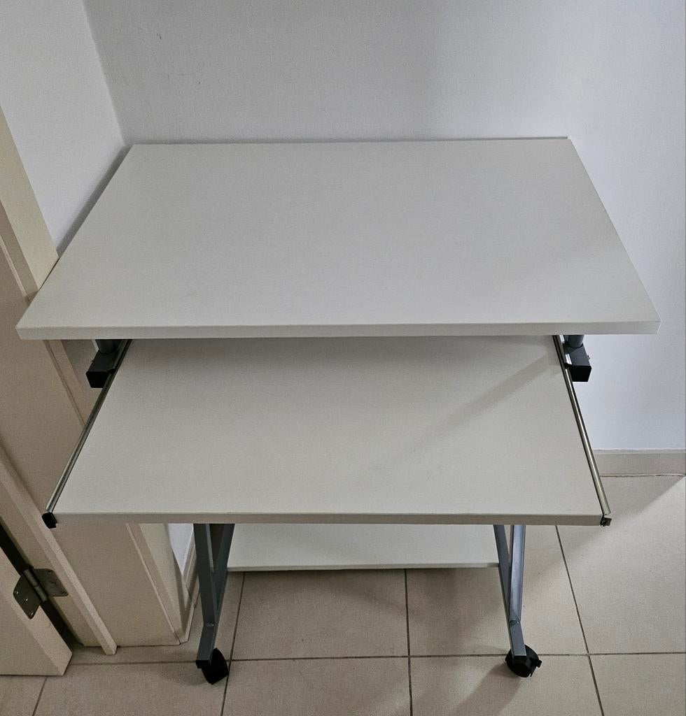 Klein bureau/computer tafel, Ophalen
