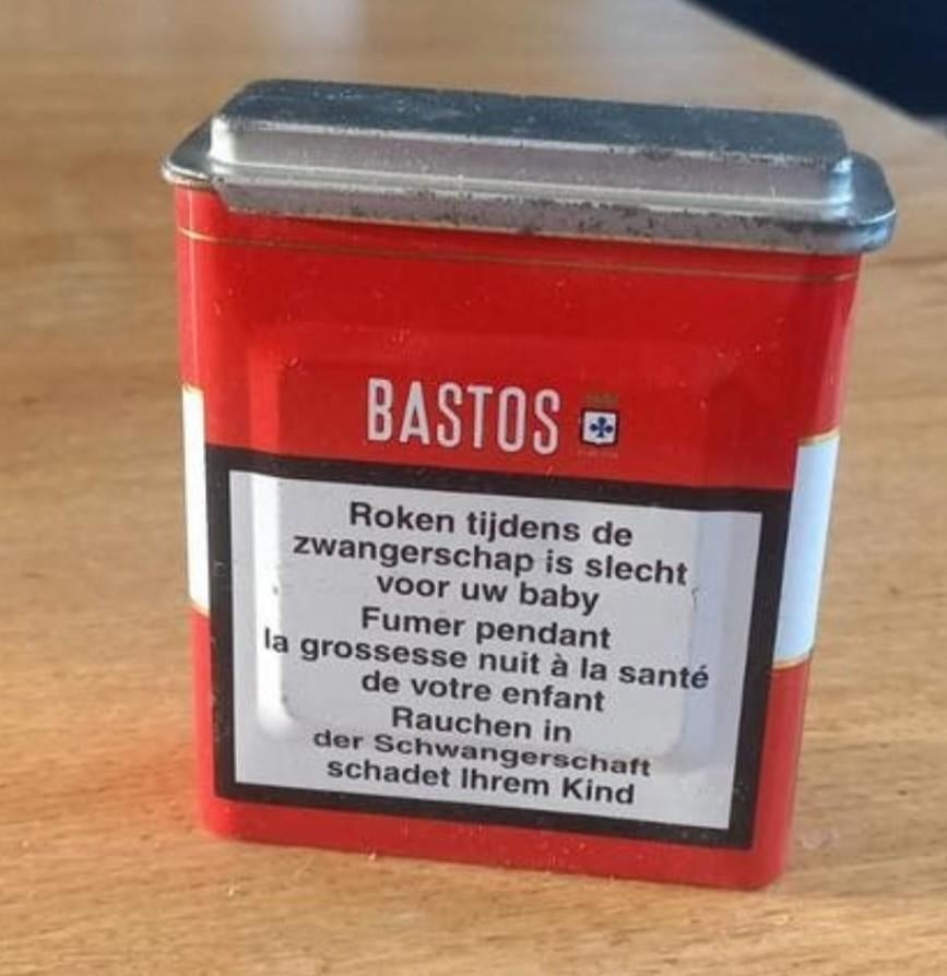 Metalen sigaretten doosje, Verzamelen, Rookartikelen, Aanstekers en Luciferdoosjes, Ophalen of Verzenden