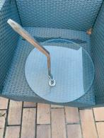 Mannequin à montants en verre, Enlèvement