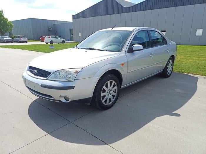 L'essence Ford Mondeo est déjà approuvée pour la vente, Achat, Mondeo, Boîte manuelle, Particulier