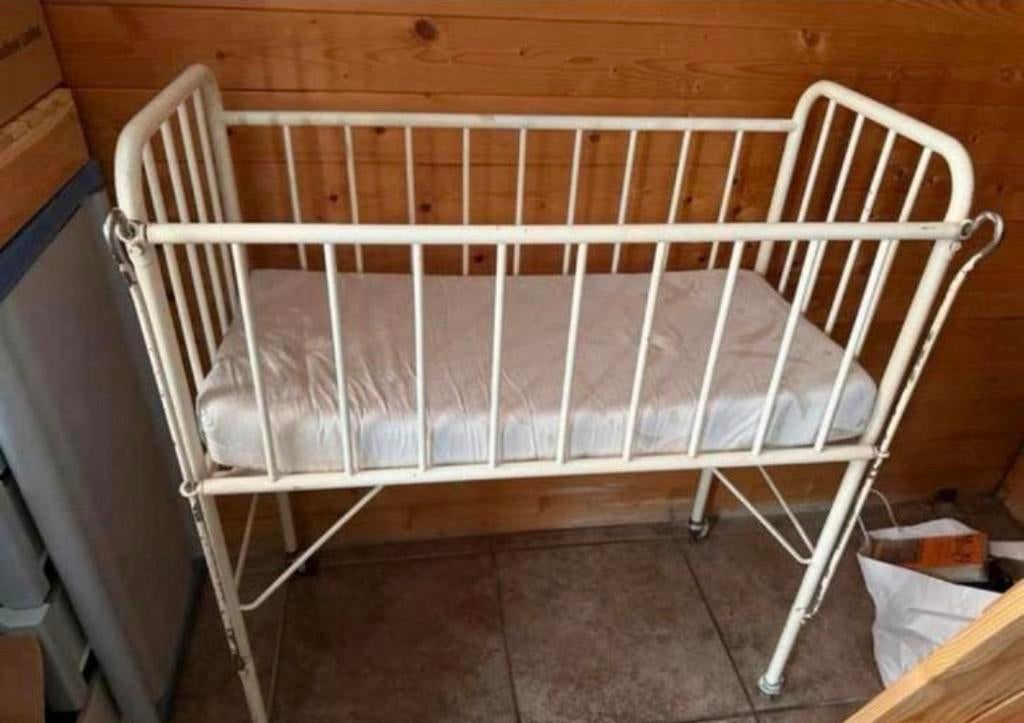 Ziekenhuisbedje / (kabouterbedje), Ophalen, Zo goed als nieuw