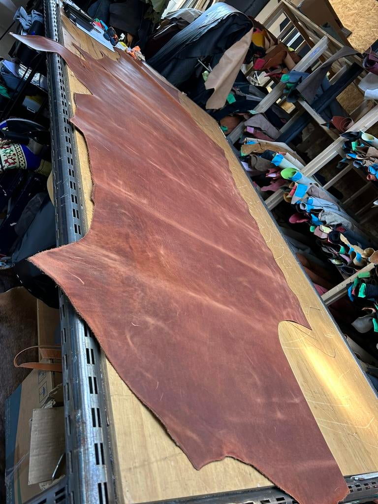 Cognac bruin Patina-vintage galve huid 2-2,5mm dik stug A240, Hobby en Vrije tijd, Ophalen of Verzenden, Zo goed als nieuw, Bruin