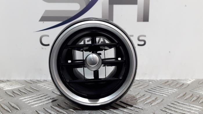 Luchtrooster Dashboard van een Mercedes C-Klasse, Auto-onderdelen, Dashboard en Schakelaars, Mercedes-Benz, Gebruikt, 3 maanden garantie