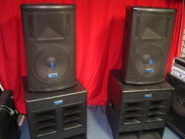 Utilisé : ensemble de sonorisation actif complet Mackie, TV, Hi-fi & Vidéo, Enceintes, Utilisé, Haut-parleurs Frontaux, Arrière ou Stéréo