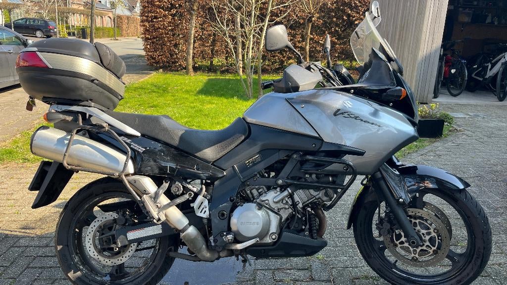 moto suzuki DL1000 V-strom grijs
