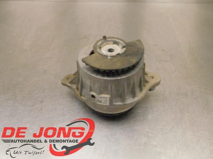 Support moteur d'un Mercedes C-Klasse, Autos : Pièces & Accessoires, Suspension & Châssis, Mercedes-Benz, Utilisé, 3 mois de garantie