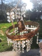 Joli vieux lustre, Enlèvement