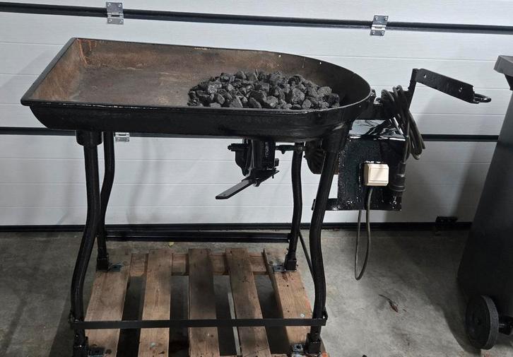 Authentieke B.F. Sturtevant Model A koolsmidse, Doe-het-zelf en Bouw, Gereedschap | Overige machines, Zo goed als nieuw, Ophalen