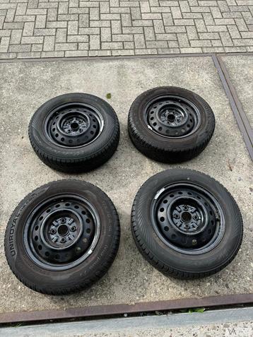 Set velgen + winterbanden Toyota Yaris Suzuki Swift Kia Rio beschikbaar voor biedingen