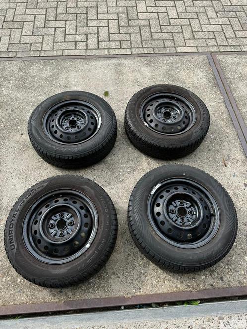 Set velgen + winterbanden Toyota Yaris Suzuki Swift Kia Rio, Auto-onderdelen, Banden en Velgen, Banden en Velgen, Personenwagen