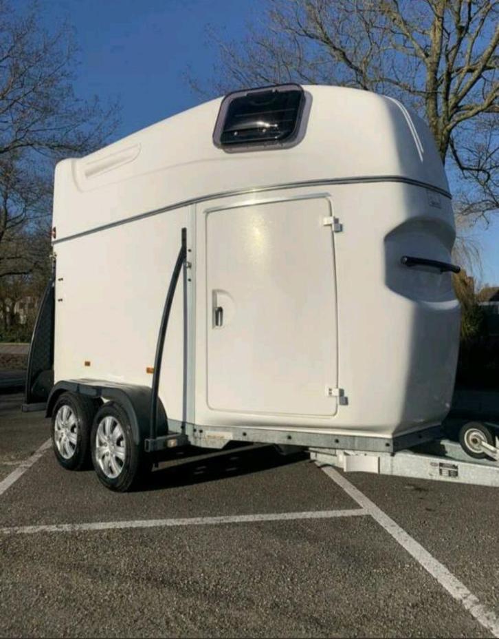 Polyester 2 paards trailer zeer goede staat, Dieren en Toebehoren, Paarden en Pony's | Trailers en Aanhangwagens, Gebruikt, 2-paards trailer