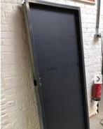 nieuwe deur met lichte beschadigingen, Ophalen, Gebruikt, Hout, Buitendeur