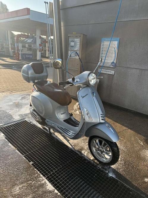 Vespa primavera 2021 4000km, Motoren, Motoren | Piaggio, Particulier, Ophalen