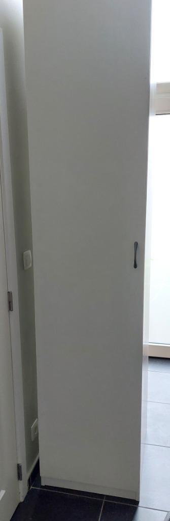 Armoire PAX Ikea 50x236 disponible aux enchères