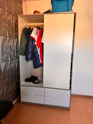 Ikea kleerkast beschikbaar voor biedingen