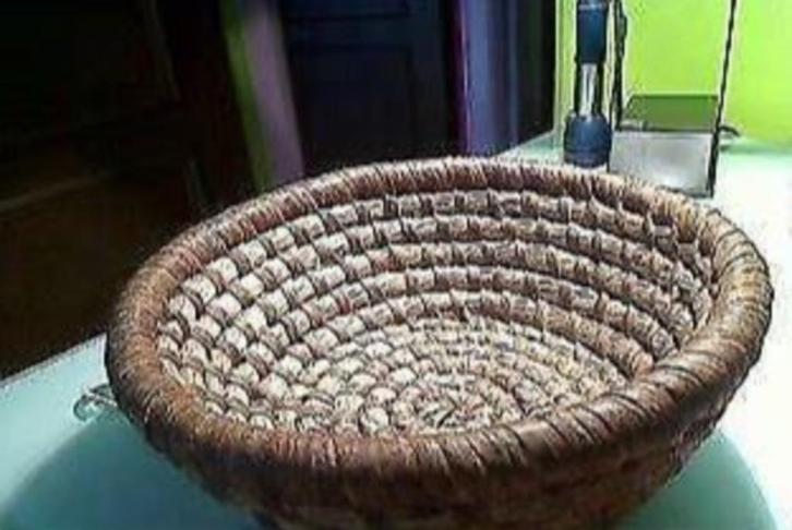 Très ancien panier en ronce de fabrication artisanale, Antiquités & Art, Antiquités | Meubles | Chaises & Canapés, Enlèvement ou Envoi