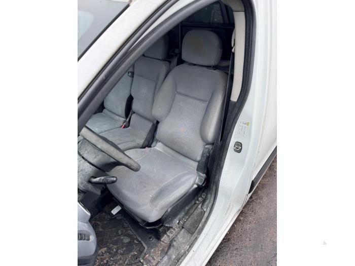 Siège gauche d'un Peugeot Partner, Autos : Pièces & Accessoires, Habitacle & Garnissage, Peugeot, Utilisé, 3 mois de garantie
