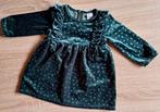 Prachtig groen  winterjurkje in velours glansstof, Kinderen en Baby's, Babykleding | Maat 74, Meisje, Jurkje of Rokje, Ophalen of Verzenden