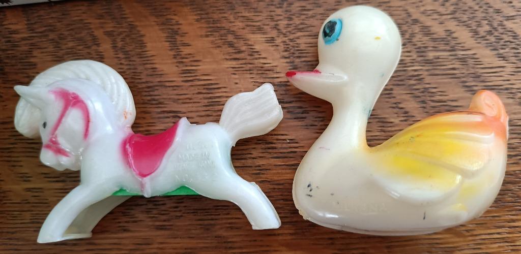 Taille-crayon Milkana (Hong-Kong) canard ou cheval, 1960-70, Collections, Collections Autre, Utilisé, Envoi