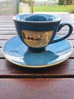 Une tasse bleue et sa sous-tasse, Antiquités & Art, Enlèvement ou Envoi