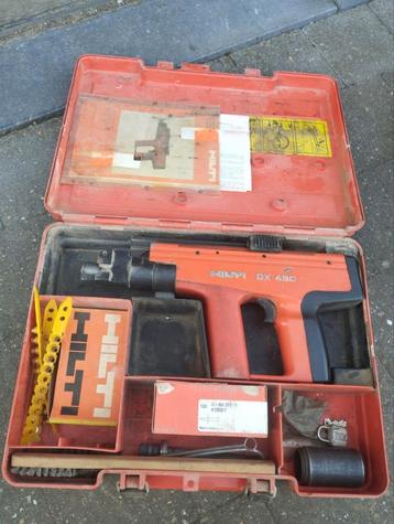 Spijkermachine met spijkerpistool Hilti 450 beschikbaar voor biedingen