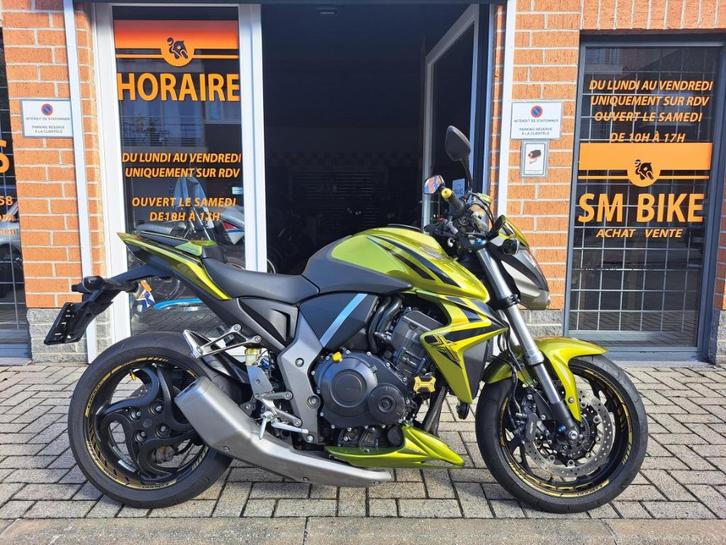 HONDA CB 1000 R UIT 2009 MET 12.300 KM OP DE TELLER!, Motoren, Motoren | Honda, Bedrijf, Naked bike, meer dan 35 kW, 4 cilinders