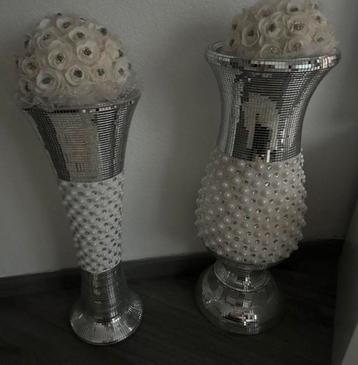 2 Vazen beschikbaar voor biedingen