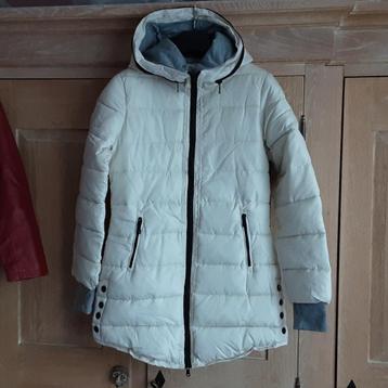 SPLINTERNIEUW mooi getallieerd gewatteerd winterjas, maat S  beschikbaar voor biedingen