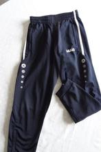 128  Jako training zwart, Kinderen en Baby's, Ophalen, Zo goed als nieuw, Jongen, Sport- of Zwemkleding