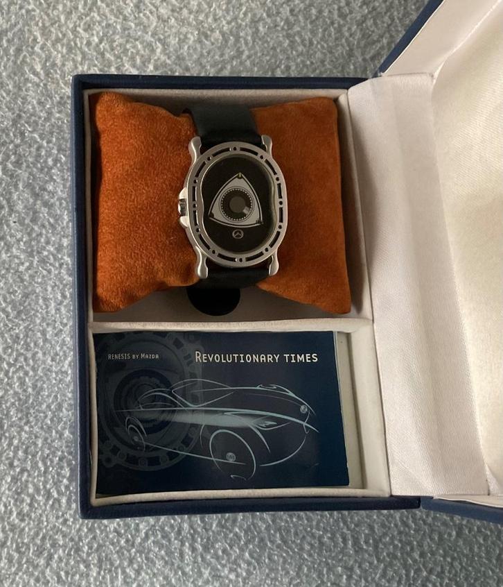 Mazda rotary horloge, Handtassen en Accessoires, Armbanden, Ophalen
