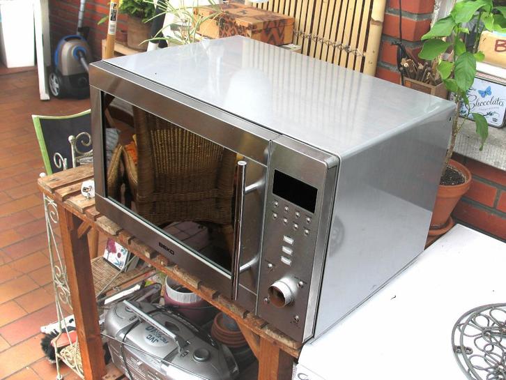 Four combi BEKO MWC34EX, Electroménager, Fours, Comme neuf, Encastré, Moins de 45 cm, 45 à 60 cm, Fonction micro-ondes, Plaque tournante