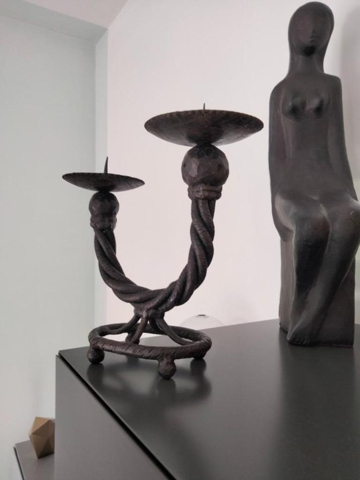 Vintage Brutalist wrought iron smeedijzer kandelaar, Huis en Inrichting, Woonaccessoires | Kandelaars en Kaarsen, Gebruikt, Kandelaar