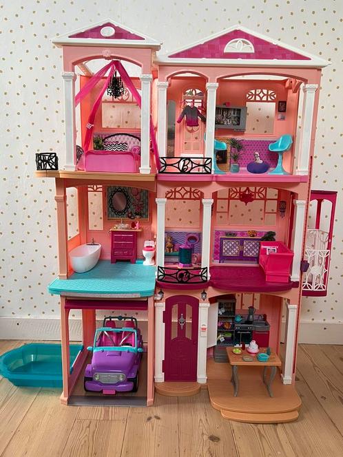 Barbies’s Dream House, Enfants & Bébés, Jouets | Maisons de poupées, Comme neuf, Maison de poupées, Enlèvement